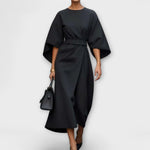 Sonia - An elegant dress with sleeves